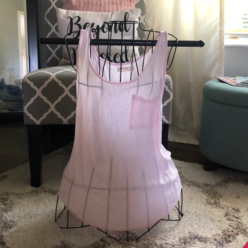 Light pink sleeveless top 100% Rayon small 4-6